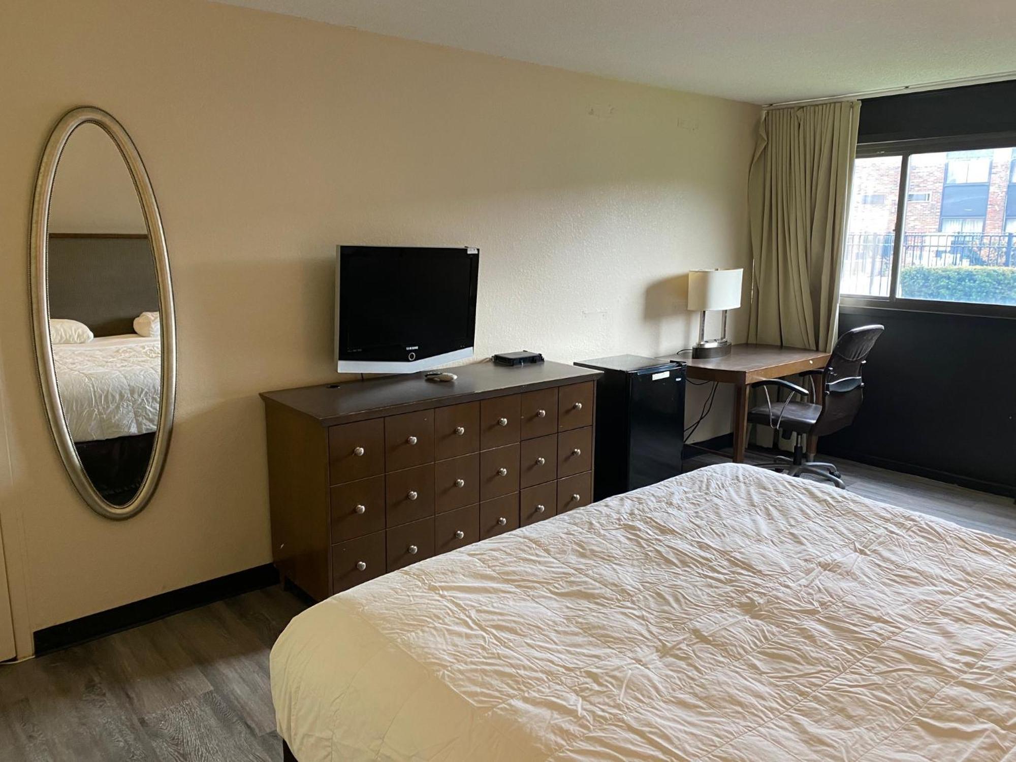 Motel 6 Rochester - Airport Eksteriør bilde