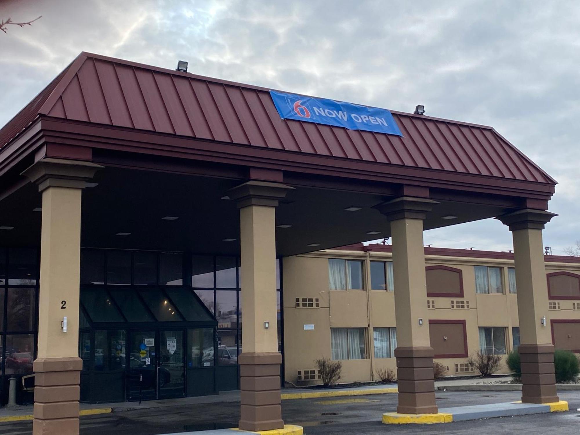 Motel 6 Rochester - Airport Eksteriør bilde